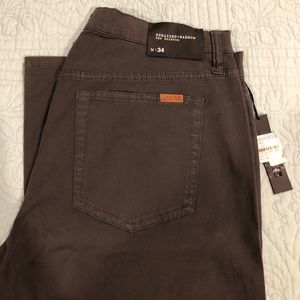 Joe’s Jeans ‘the brixton’ straight + narrow - NWT